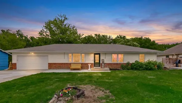 1712 Russell RD,  Pleasant Hill,  MO 64080