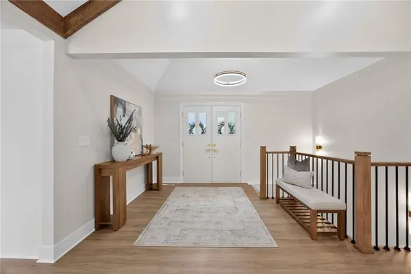 608 SW Montgomery ST, Lee's Summit, MO 64081