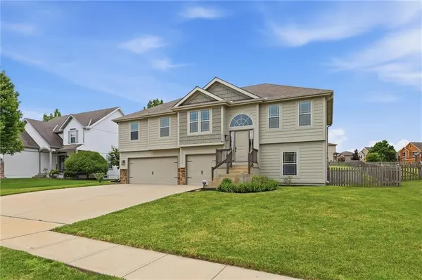 11208 N Manchester AVE, Kansas City, MO 64157
