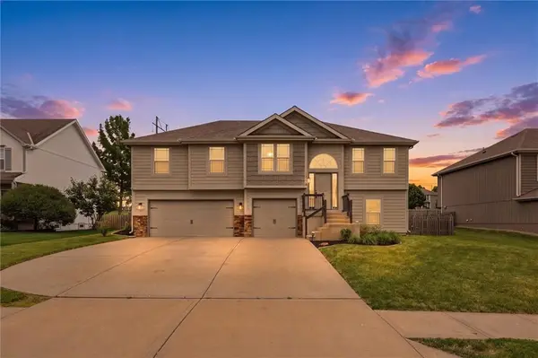 11208 N Manchester AVE, Kansas City, MO 64157