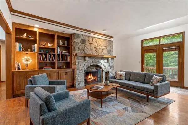 10263 Garnett ST, Overland Park, KS 66214