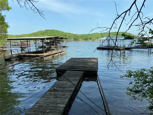 Golden Point LN, Barnett, MO 65011