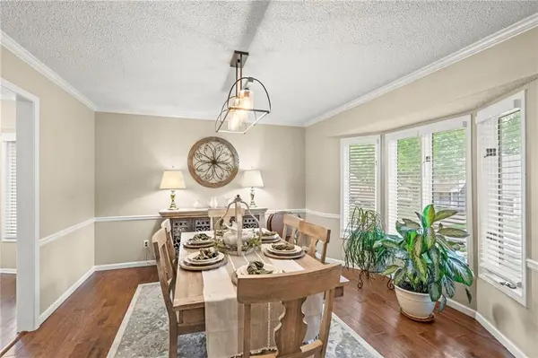 2108 SW Brookshire DR, Blue Springs, MO 64015