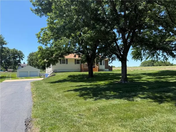 15989 152nd ST,  Bonner Springs,  KS 66012
