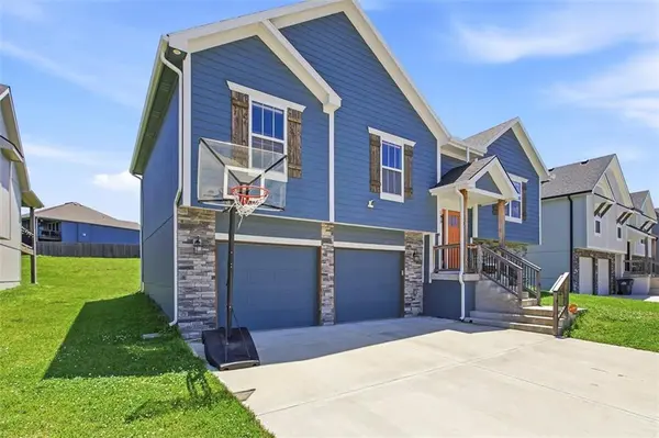 505 SW Ridgeview DR, Grain Valley, MO 64029