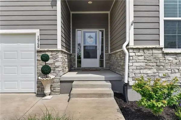 1540 SW Cornwall RD, Raymore, MO 64083