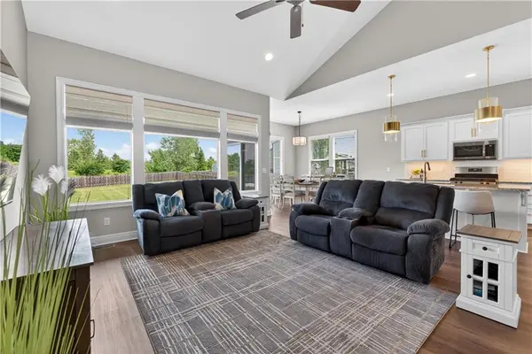 1540 SW Cornwall RD, Raymore, MO 64083