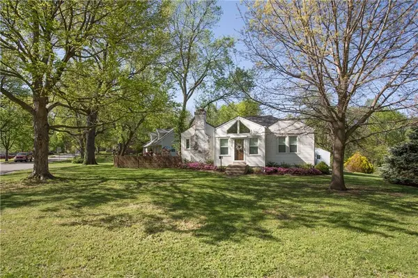 5526 Lowell ST, Mission, KS 66202