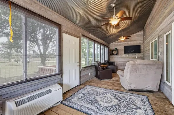 25619 S Lake Annette RD, Freeman, MO 64746