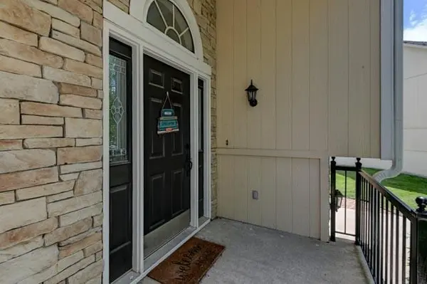 1215 NW Ashley LN, Grain Valley, MO 64029
