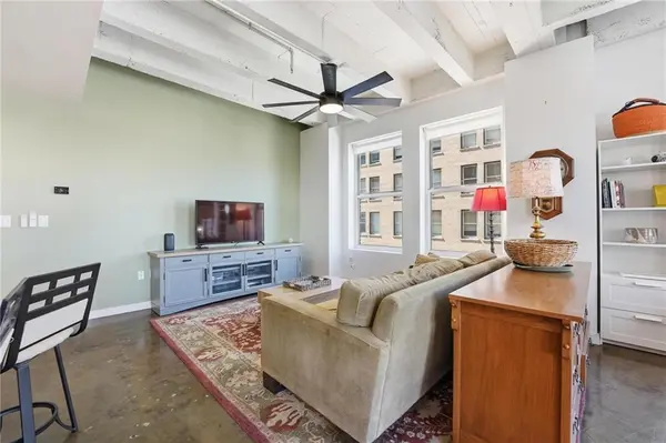 21 W 10th ST #4C, Kansas City, MO 64105