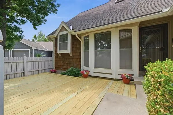 8258 Monrovia ST, Lenexa, KS 66215