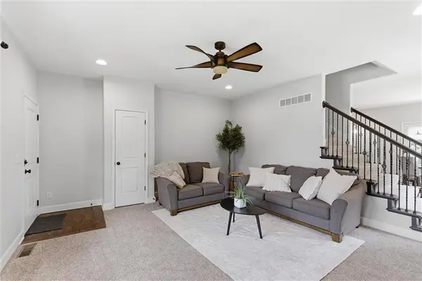 12617 Charlotte ST, Kansas City, MO 64146