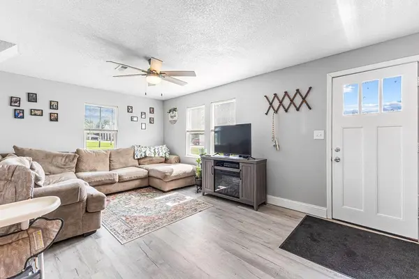 407 N 9th ST, Elwood, KS 66024