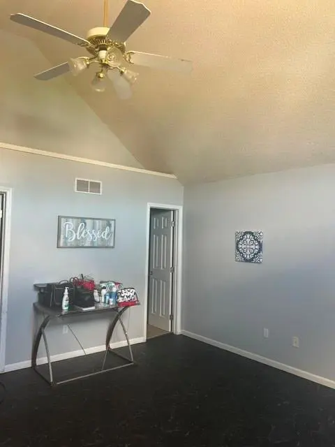7218 N Lewis AVE, Kansas City, MO 64158