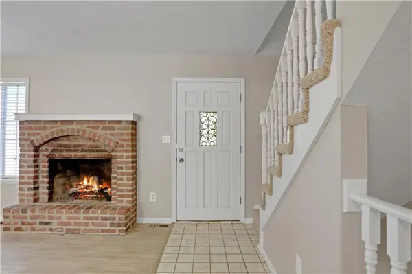 10111 EDELWEISS CIR, Merriam, KS 66203