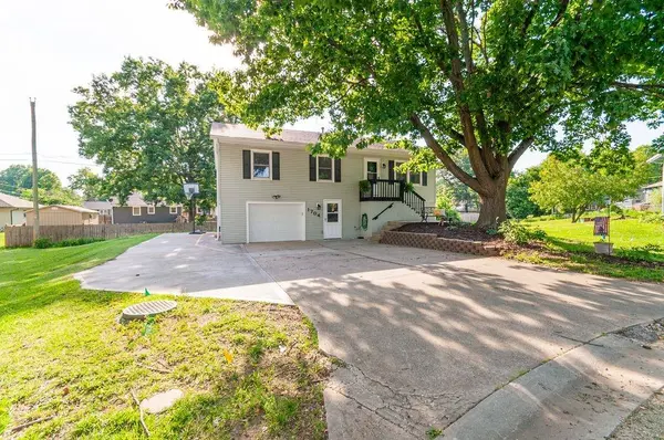 1704 Beverly CIR, Harrisonville, MO 64701
