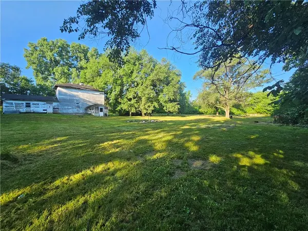 611 W Samuel ST, Hamilton, MO 64644