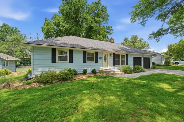 13218 W 96th ST, Lenexa, KS 66215