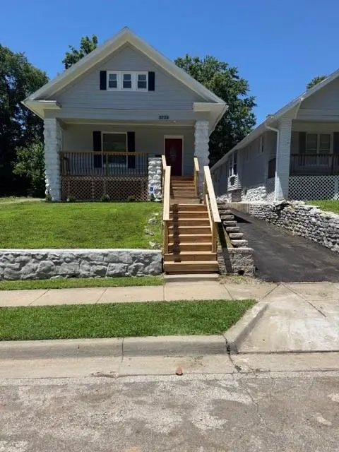 3720 Wayne AVE, Kansas City, MO 64109