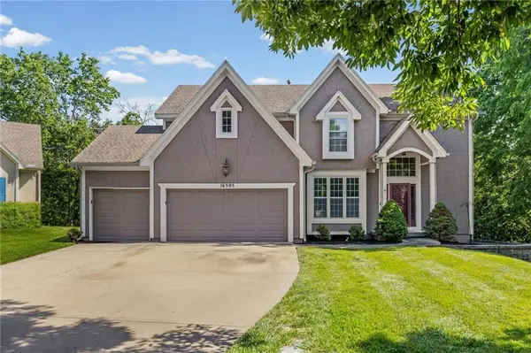 16505 W 80th TER,  Lenexa,  KS 66219