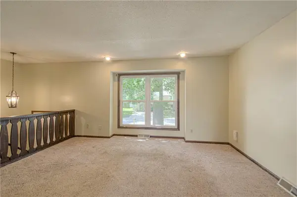 16307 Spring Valley RD, Belton, MO 64012
