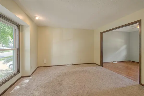 16307 Spring Valley RD, Belton, MO 64012