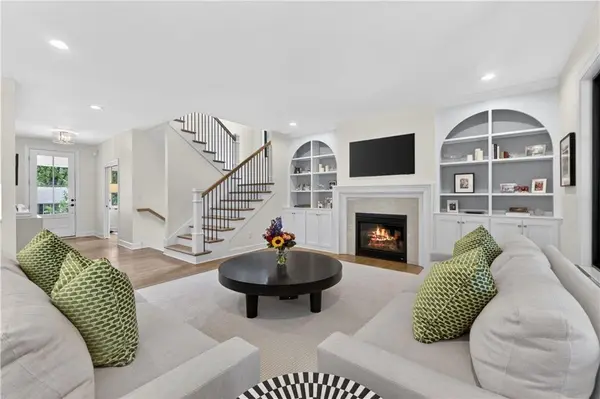 4122 W 73rd TER, Prairie Village, KS 66208
