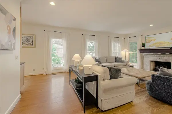 4016 W 124th ST, Leawood, KS 66209