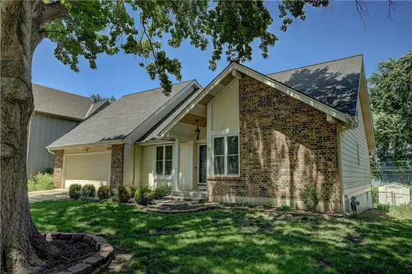 9760 W 101st TER, Overland Park, KS 66212