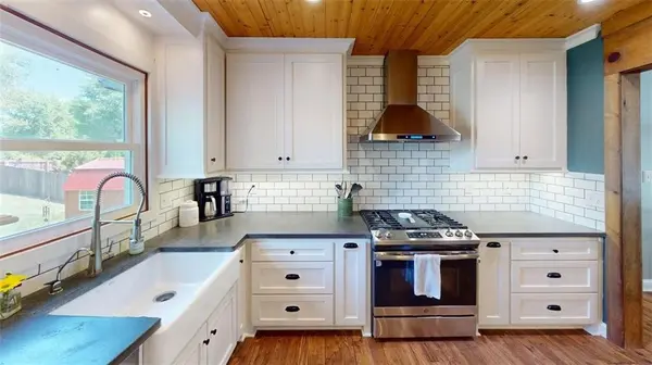 13100 Swartz RD, Bonner Springs, KS 66012