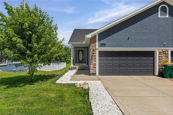 163 Warner AVE,  Bonner Springs,  KS 66012