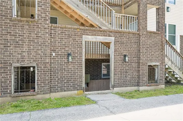 9201 E 54th ST, Raytown, MO 64133