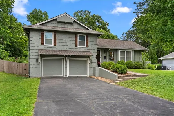 9627 Windsor ST, Overland Park, KS 66206