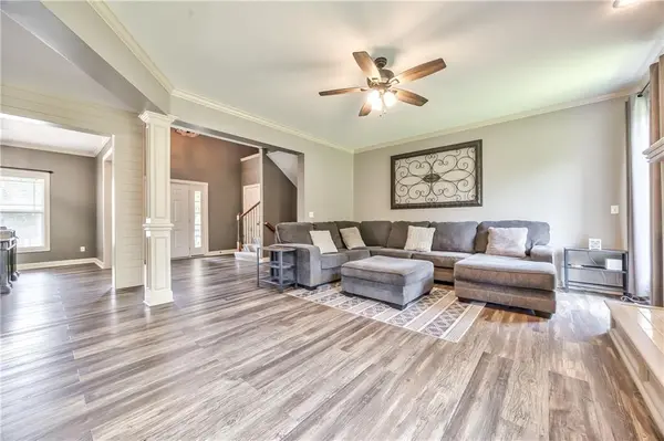 24020 W 80th ST, Lenexa, KS 66227