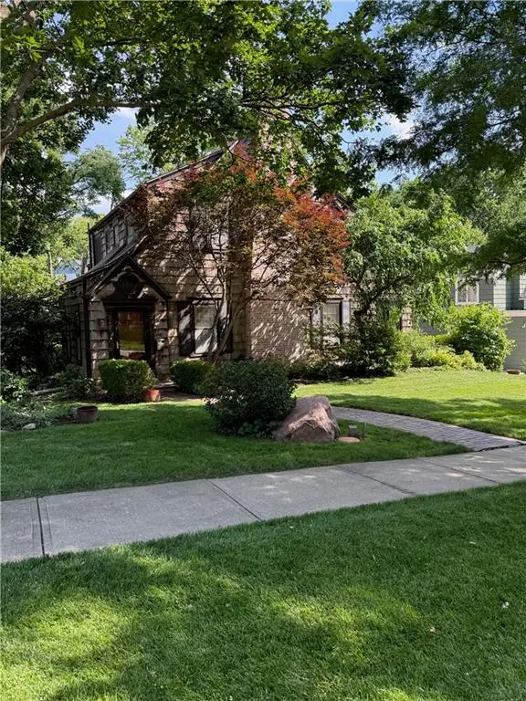 5405 Locust ST, Kansas City, MO 64110