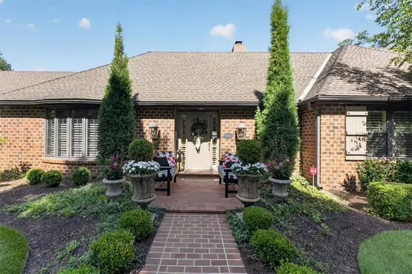 8301 Roe AVE, Prairie Village, KS 66207