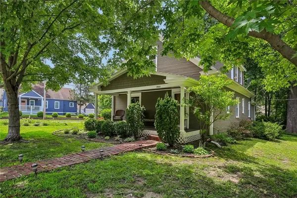 7944 Robinson ST, Overland Park, KS 66204