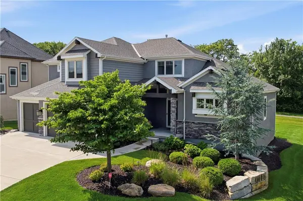 9603 W 152nd TER, Overland Park, KS 66221