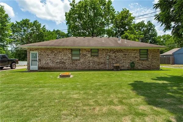 203 W Phillips ST, Odessa, MO 64076