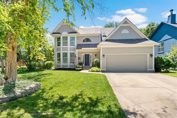 14913 W 124th TER, Olathe, KS 66062