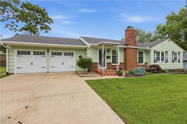 7010 W 65th TER, Overland Park, KS 66202