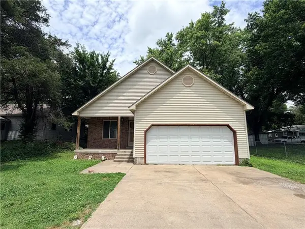 98 W Leighton ST, Frontenac, KS 66763