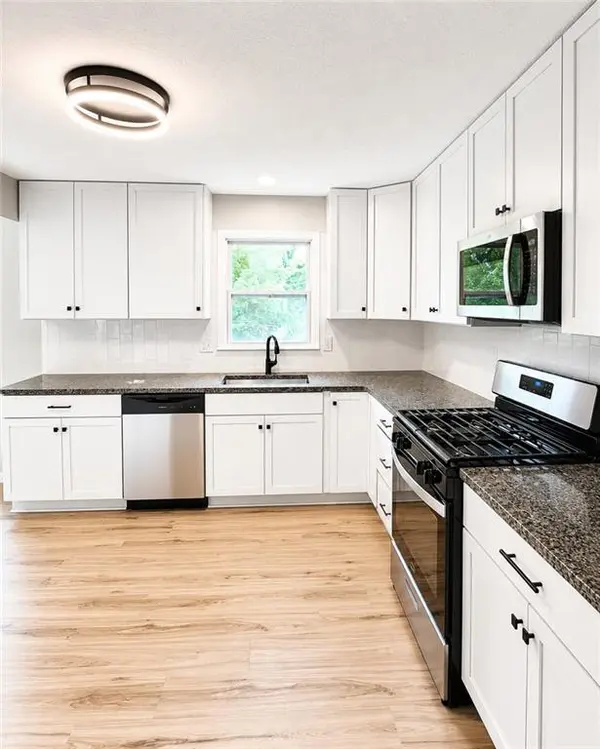 17008 E 2nd ST, Independence, MO 64056