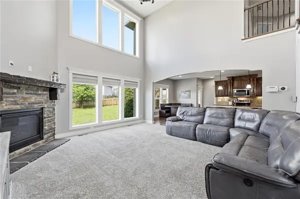 1217 Hillmann LN, Warrensburg, MO 64093