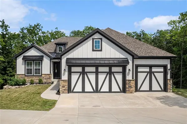 1807 SW Cemetery RD, Oak Grove, MO 64075