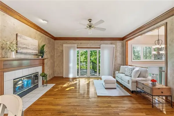 8801 W 142nd ST, Overland Park, KS 66221