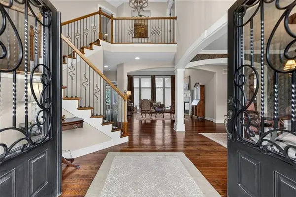 20805 W 91 TER, Lenexa, KS 66220