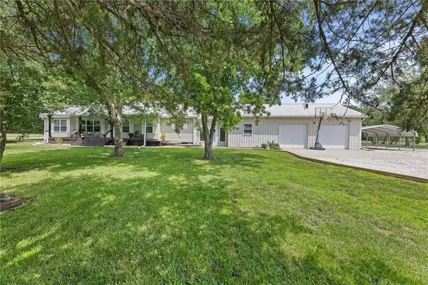 310 W Elm ST, Blue Mound, KS 66010