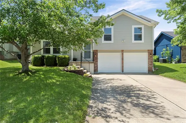 11204 N Booth AVE, Kansas City, MO 64157